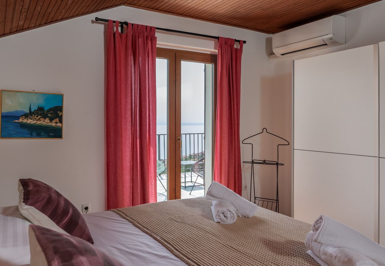 Ferienhaus in Icici - Ferienhaus in Ičići mit Meerblick, Balkon, Klimaanlage, W-LAN (4683-1)