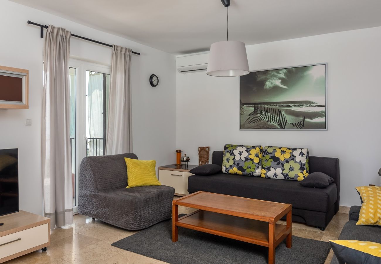Ferienhaus in Icici - Ferienhaus in Ičići mit Meerblick, Balkon, Klimaanlage, W-LAN (4683-1)
