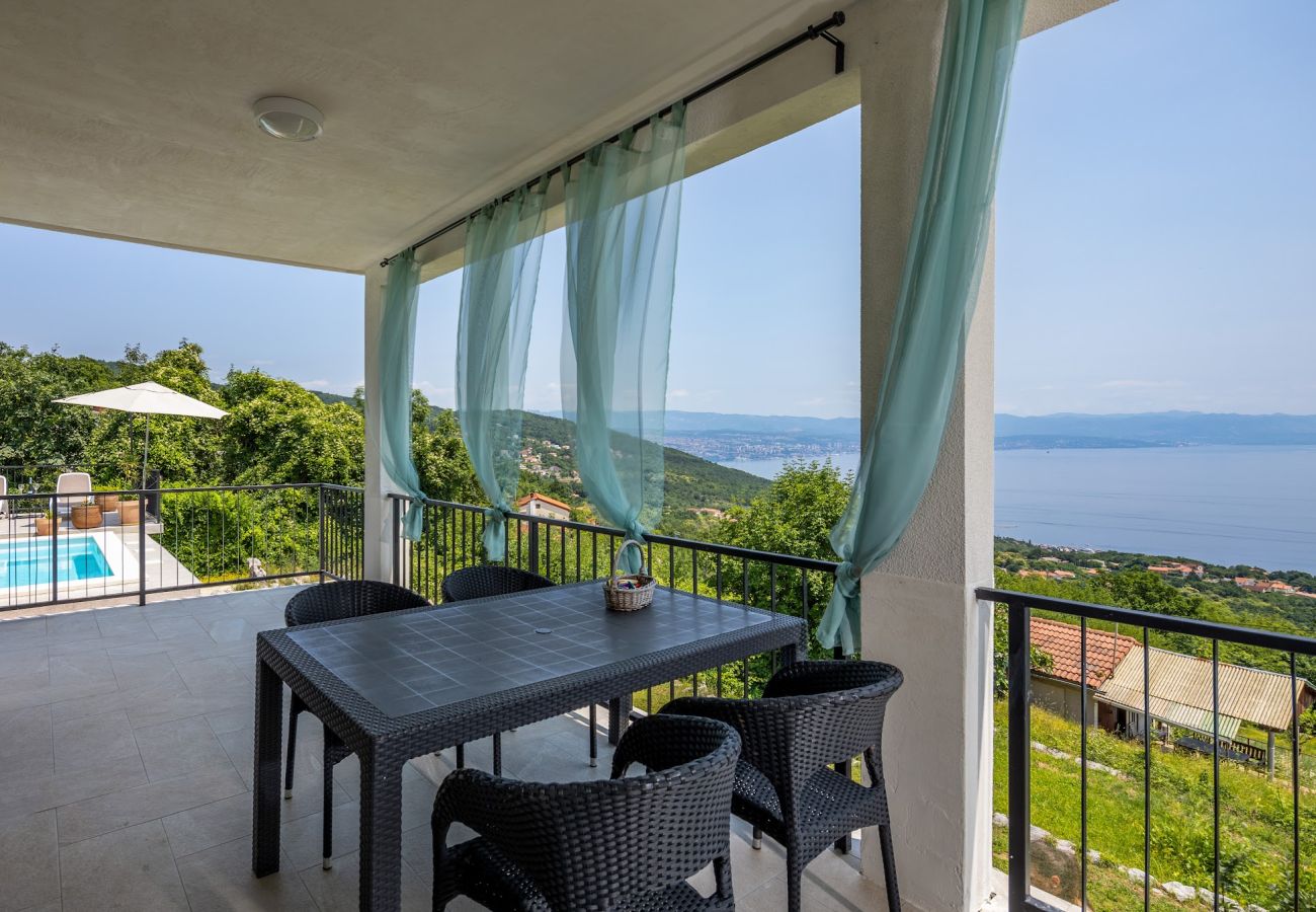 Ferienhaus in Icici - Ferienhaus in Ičići mit Meerblick, Balkon, Klimaanlage, W-LAN (4683-1)