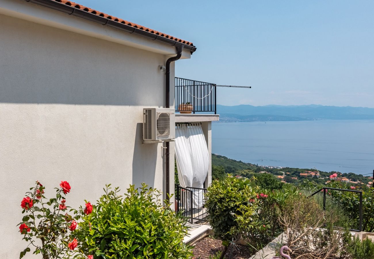 Ferienhaus in Icici - Ferienhaus in Ičići mit Meerblick, Balkon, Klimaanlage, W-LAN (4683-1)
