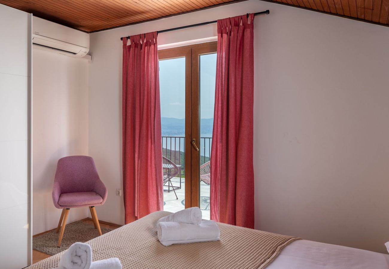 Ferienhaus in Icici - Ferienhaus in Ičići mit Meerblick, Balkon, Klimaanlage, W-LAN (4683-1)