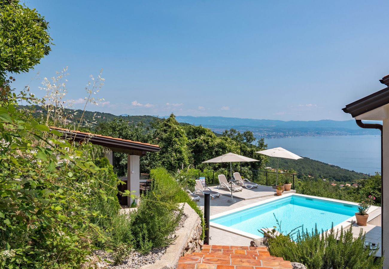 Ferienhaus in Icici - Ferienhaus in Ičići mit Meerblick, Balkon, Klimaanlage, W-LAN (4683-1)