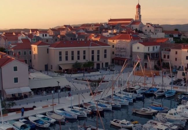Ferienhaus in Betina - Ferienhaus in Betina mit Meerblick, Terrasse, Klimaanlage, W-LAN (4671-1) Ferienhaus in Betina - Ferienhaus in Betina mit Meerblick, Terrasse, Klimaanlage, W-LAN (4671-1)