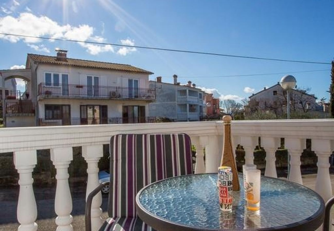 Ferienwohnung in Njivice - Ferienwohnung in Njivice mit Meerblick, Balkon, Klimaanlage, W-LAN (4687-1)