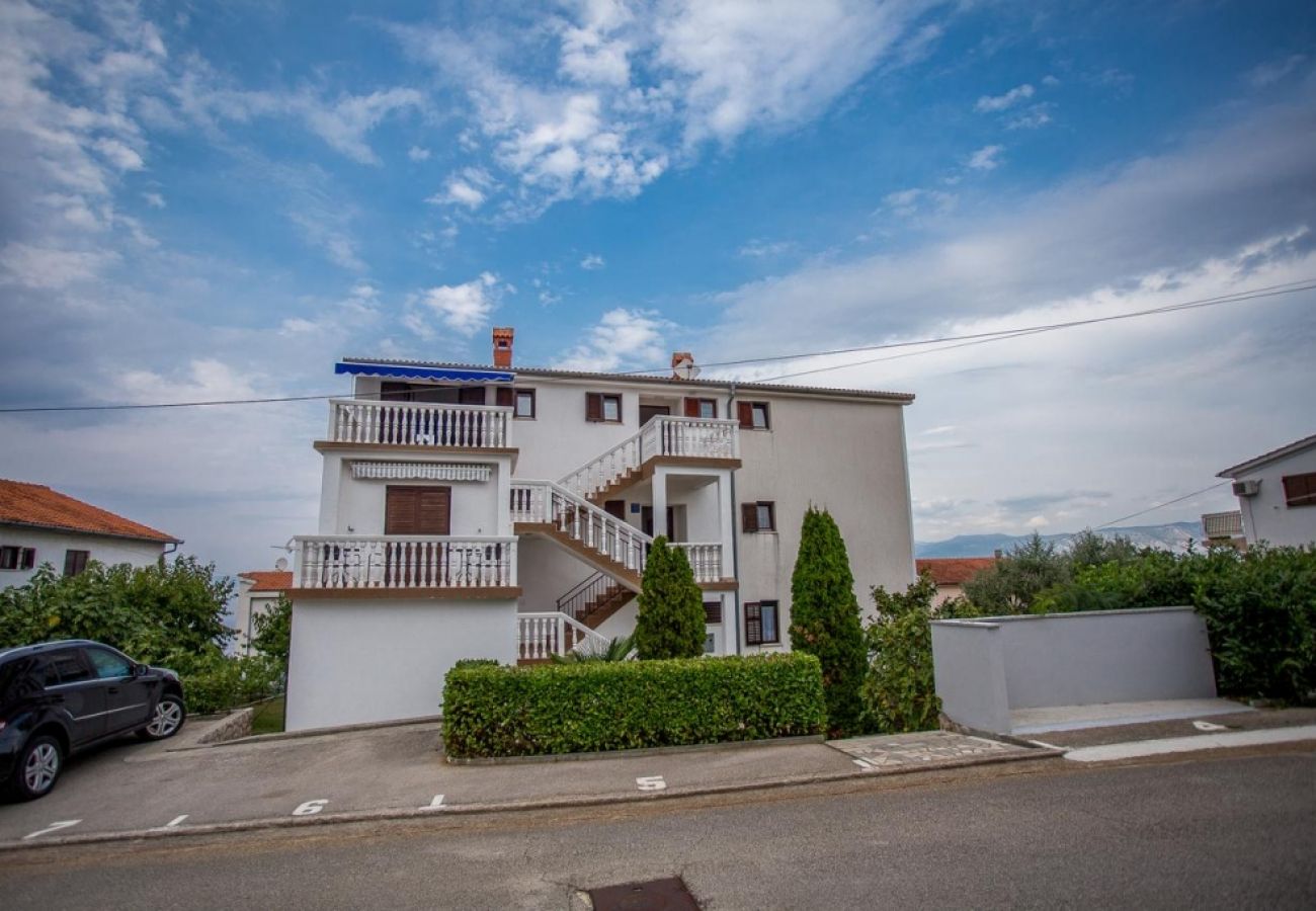 Ferienwohnung in Njivice - Ferienwohnung in Njivice mit Meerblick, Balkon, Klimaanlage, W-LAN (4687-1)