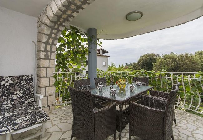 Ferienwohnung in Rovinj - Ferienwohnung in Rovinj mit Terrasse, Klimaanlage, W-LAN, Waschmaschine (4686-2) Ferienwohnung in Rovinj - Ferienwohnung in Rovinj mit Terrasse, Klimaanlage, W-LAN, Waschmaschine (4686-2)