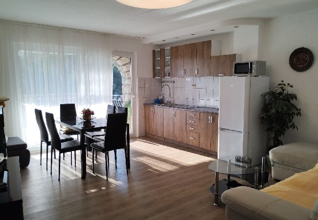 Ferienwohnung in Rovinj - Ferienwohnung in Rovinj mit Terrasse, Klimaanlage, W-LAN, Waschmaschine (4686-2) Ferienwohnung in Rovinj - Ferienwohnung in Rovinj mit Terrasse, Klimaanlage, W-LAN, Waschmaschine (4686-2)