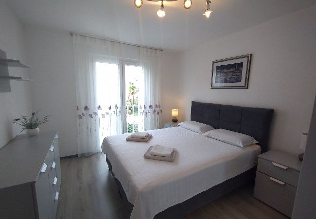 Ferienwohnung in Rovinj - Ferienwohnung in Rovinj mit Terrasse, Klimaanlage, W-LAN, Waschmaschine (4686-2) Ferienwohnung in Rovinj - Ferienwohnung in Rovinj mit Terrasse, Klimaanlage, W-LAN, Waschmaschine (4686-2)