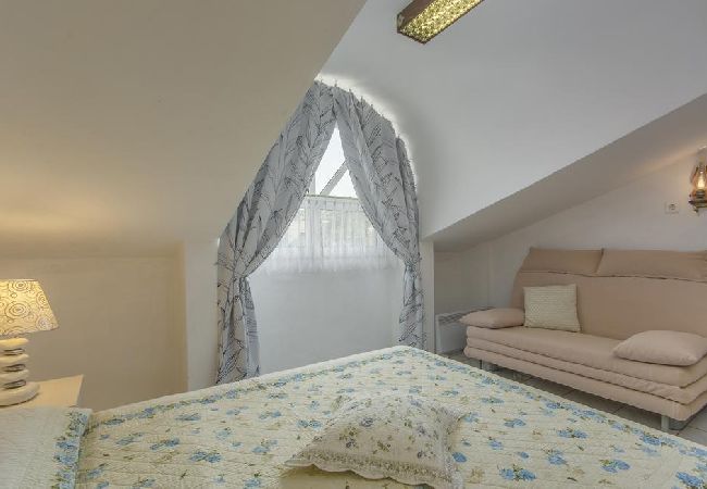 Ferienwohnung in Rovinj - Ferienwohnung in Rovinj mit Terrasse, Klimaanlage, W-LAN, Waschmaschine (4686-3) Ferienwohnung in Rovinj - Ferienwohnung in Rovinj mit Terrasse, Klimaanlage, W-LAN, Waschmaschine (4686-3)
