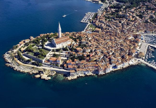 Ferienwohnung in Rovinj - Ferienwohnung in Rovinj mit Terrasse, Klimaanlage, W-LAN, Waschmaschine (4686-3) Ferienwohnung in Rovinj - Ferienwohnung in Rovinj mit Terrasse, Klimaanlage, W-LAN, Waschmaschine (4686-3)