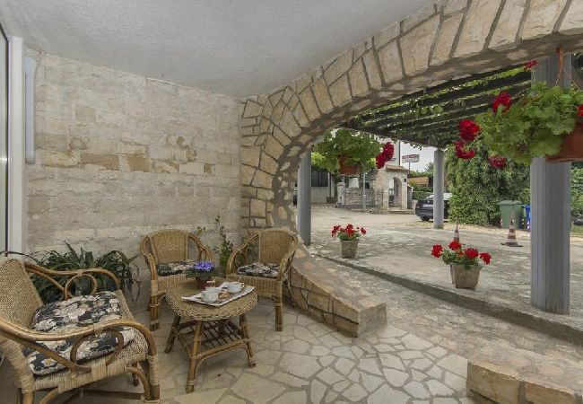 Studio in Rovinj - Studioapartment in Rovinj mit Terrasse, Klimaanlage, W-LAN, Waschmaschine (4686-4) Studio in Rovinj - Studioapartment in Rovinj mit Terrasse, Klimaanlage, W-LAN, Waschmaschine (4686-4)