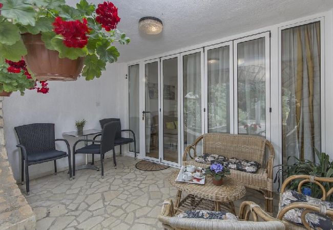 Studio in Rovinj - Studioapartment in Rovinj mit Terrasse, Klimaanlage, W-LAN, Waschmaschine (4686-4) Studio in Rovinj - Studioapartment in Rovinj mit Terrasse, Klimaanlage, W-LAN, Waschmaschine (4686-4)