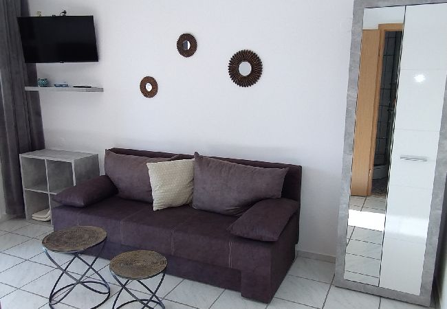 Studio in Rovinj - Studioapartment in Rovinj mit Meerblick, Terrasse, Klimaanlage, W-LAN (4686-6) Studio in Rovinj - Studioapartment in Rovinj mit Meerblick, Terrasse, Klimaanlage, W-LAN (4686-6)