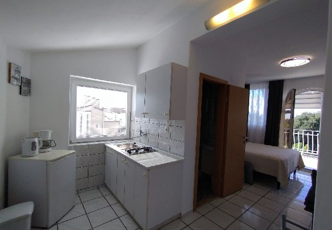 Studio in Rovinj - Studioapartment in Rovinj mit Meerblick, Terrasse, Klimaanlage, W-LAN (4686-6) Studio in Rovinj - Studioapartment in Rovinj mit Meerblick, Terrasse, Klimaanlage, W-LAN (4686-6)