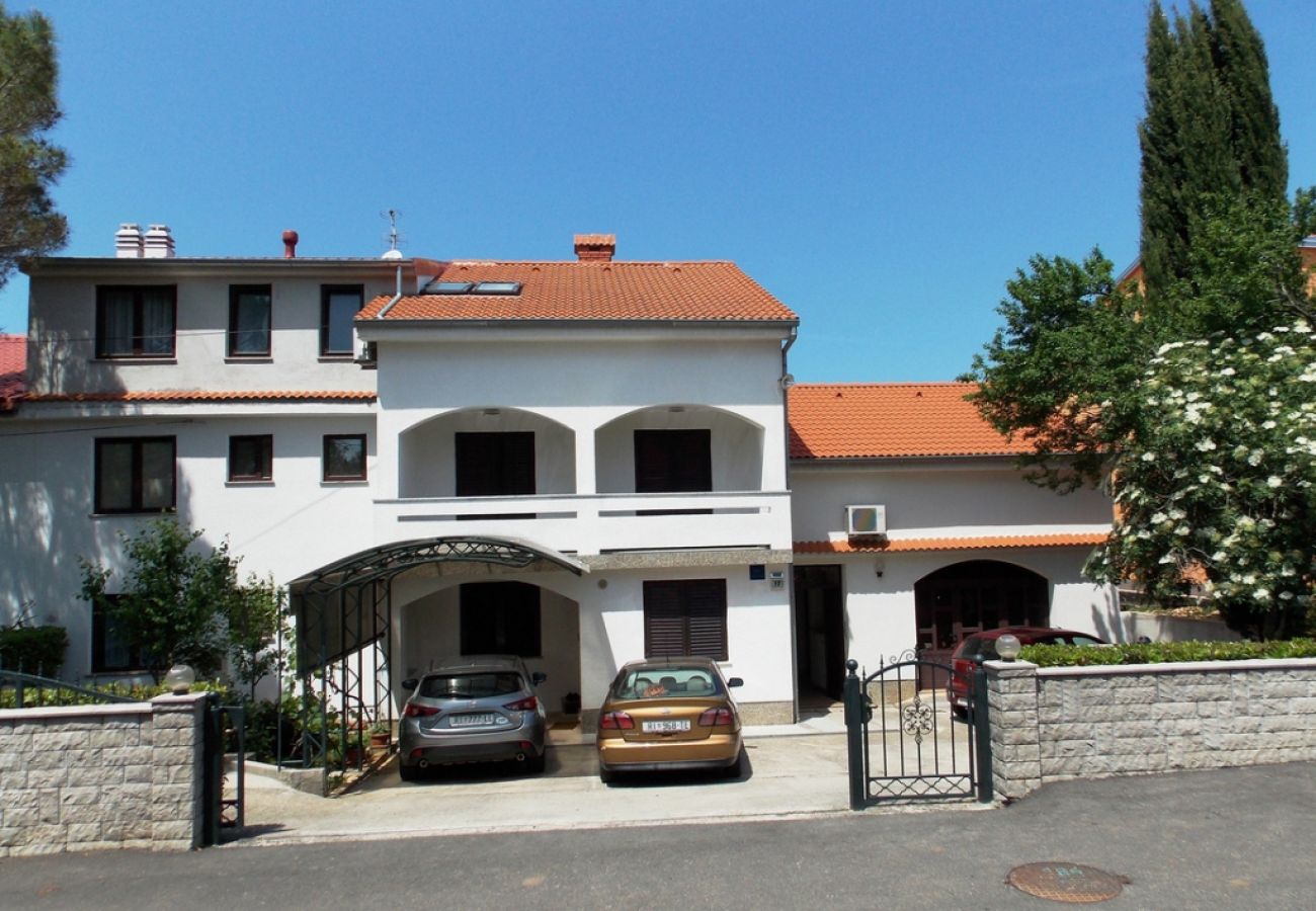 Ferienwohnung in Malinska - Ferienwohnung in Malinska mit Meerblick, Terrasse, Klimaanlage, W-LAN (4690-1)