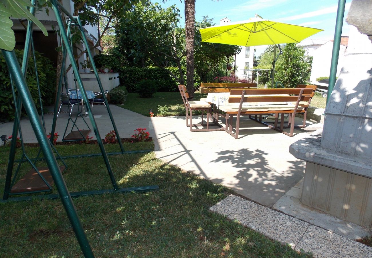 Ferienwohnung in Malinska - Ferienwohnung in Malinska mit Meerblick, Terrasse, Klimaanlage, W-LAN (4690-1)