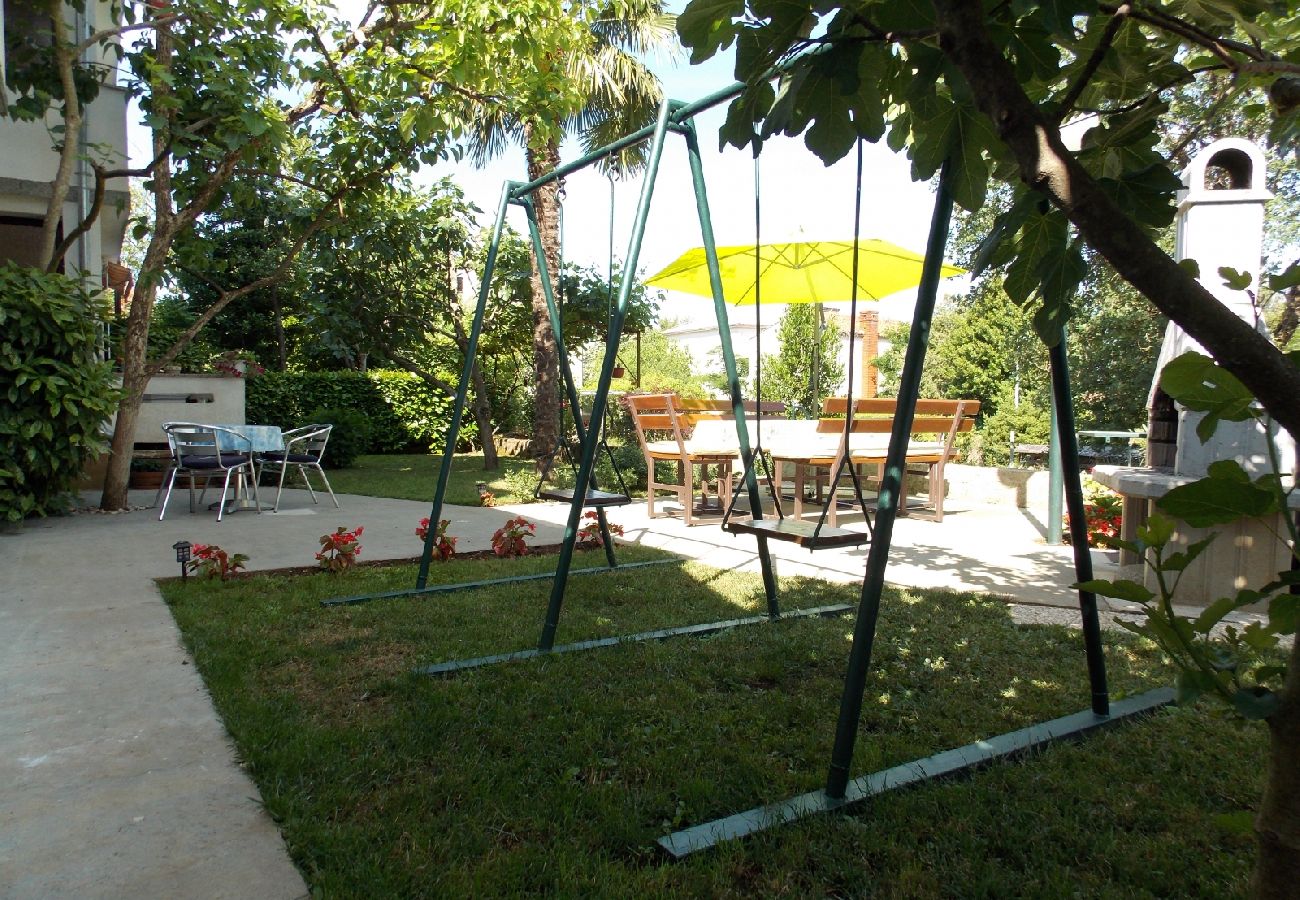 Ferienwohnung in Malinska - Ferienwohnung in Malinska mit Meerblick, Terrasse, Klimaanlage, W-LAN (4690-1)