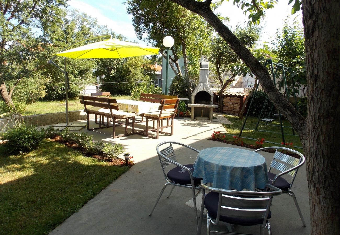 Ferienwohnung in Malinska - Ferienwohnung in Malinska mit Meerblick, Terrasse, Klimaanlage, W-LAN (4690-1)