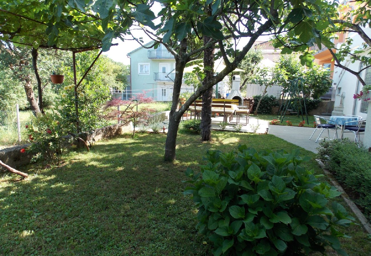 Ferienwohnung in Malinska - Ferienwohnung in Malinska mit Meerblick, Terrasse, Klimaanlage, W-LAN (4690-1)