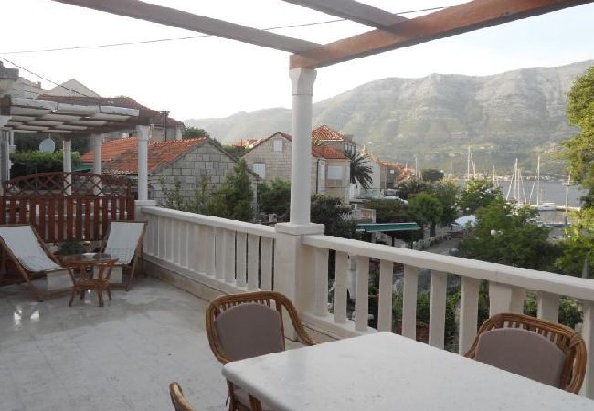 Ferienwohnung in Korcula - Ferienwohnung in Korčula mit Meerblick, Terrasse, Klimaanlage, W-LAN (4695-1) Ferienwohnung in Korcula - Ferienwohnung in Korčula mit Meerblick, Terrasse, Klimaanlage, W-LAN (4695-1)