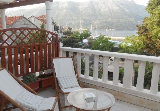 Ferienwohnung in Korcula - Ferienwohnung in Korčula mit Meerblick, Terrasse, Klimaanlage, W-LAN (4695-1) Ferienwohnung in Korcula - Ferienwohnung in Korčula mit Meerblick, Terrasse, Klimaanlage, W-LAN (4695-1)