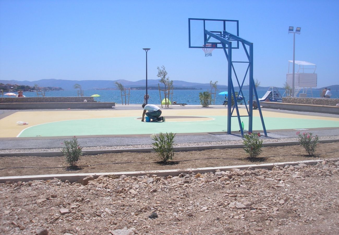 Ferienwohnung in Šibenik-Brodarica - Ferienwohnung in Brodarica mit Balkon, Klimaanlage, W-LAN, Waschmaschine (4731-1)