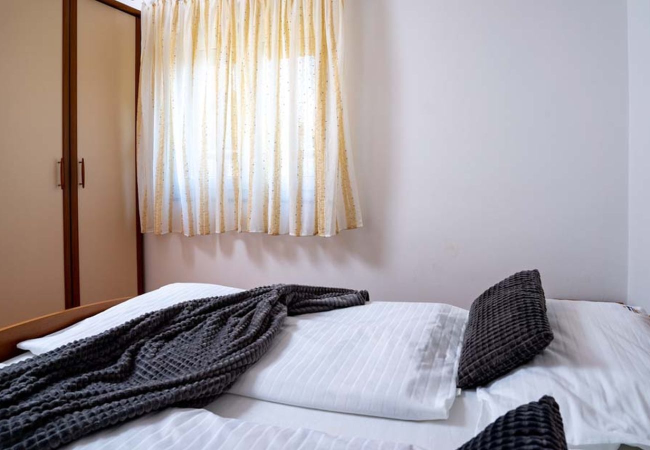 Ferienwohnung in Lopar - Ferienwohnung in Lopar mit Balkon, Klimaanlage, W-LAN (4738-5)