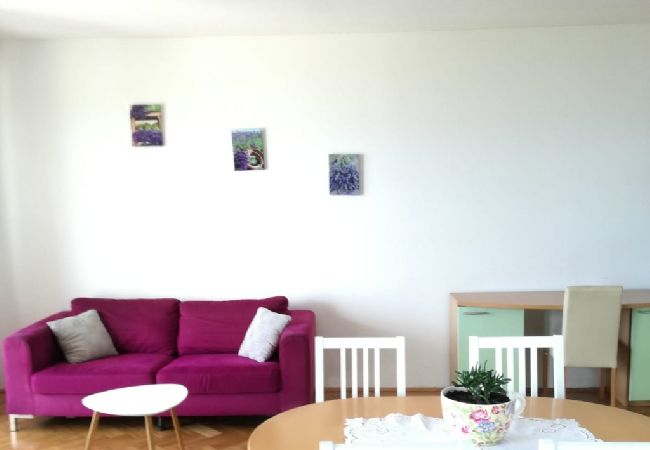 Ferienwohnung in Split - Ferienwohnung in Split mit Meerblick, Terrasse, Klimaanlage, W-LAN (4749-1) Ferienwohnung in Split - Ferienwohnung in Split mit Meerblick, Terrasse, Klimaanlage, W-LAN (4749-1)