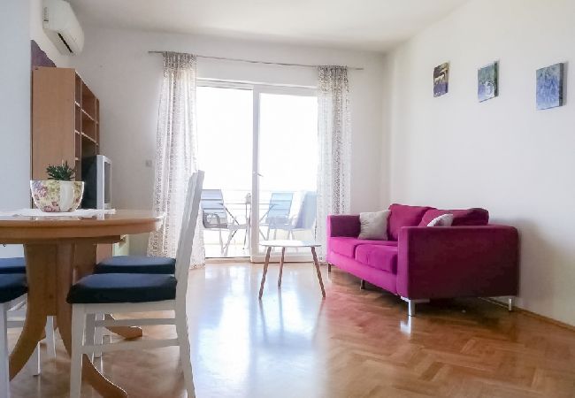 Ferienwohnung in Split - Ferienwohnung in Split mit Meerblick, Terrasse, Klimaanlage, W-LAN (4749-1) Ferienwohnung in Split - Ferienwohnung in Split mit Meerblick, Terrasse, Klimaanlage, W-LAN (4749-1)