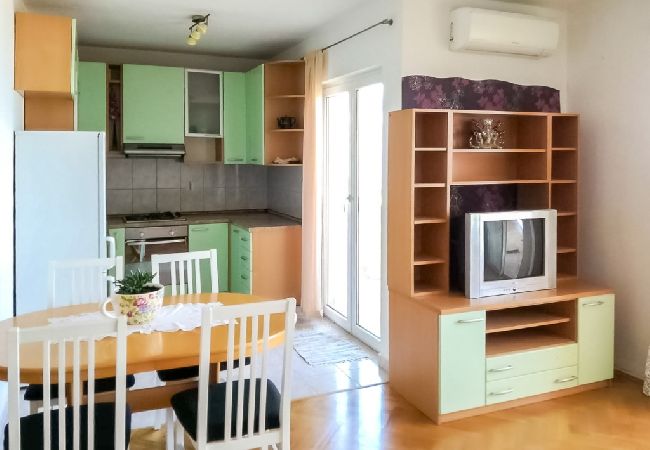 Ferienwohnung in Split - Ferienwohnung in Split mit Meerblick, Terrasse, Klimaanlage, W-LAN (4749-1) Ferienwohnung in Split - Ferienwohnung in Split mit Meerblick, Terrasse, Klimaanlage, W-LAN (4749-1)