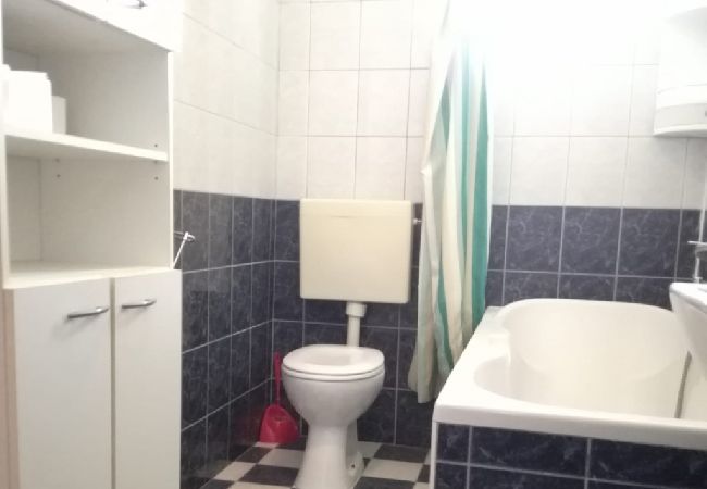 Ferienwohnung in Split - Ferienwohnung in Split mit Meerblick, Terrasse, Klimaanlage, W-LAN (4749-1) Ferienwohnung in Split - Ferienwohnung in Split mit Meerblick, Terrasse, Klimaanlage, W-LAN (4749-1)