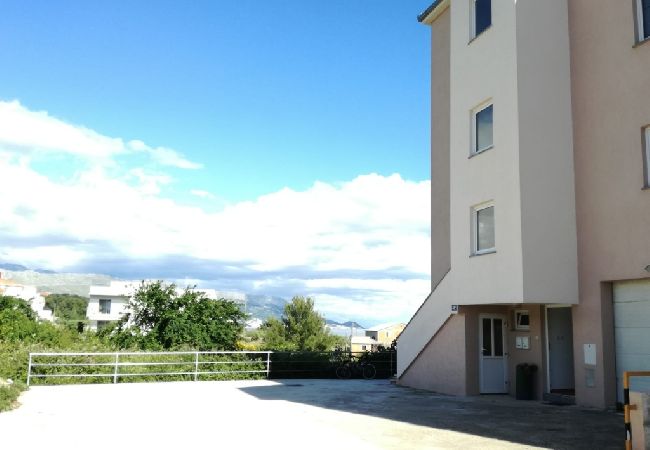 Ferienwohnung in Split - Ferienwohnung in Split mit Meerblick, Terrasse, Klimaanlage, W-LAN (4749-1) Ferienwohnung in Split - Ferienwohnung in Split mit Meerblick, Terrasse, Klimaanlage, W-LAN (4749-1)