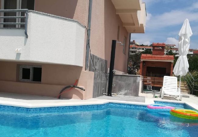 Ferienwohnung in Split - Ferienwohnung in Split mit Meerblick, Terrasse, Klimaanlage, W-LAN (4749-1) Ferienwohnung in Split - Ferienwohnung in Split mit Meerblick, Terrasse, Klimaanlage, W-LAN (4749-1)