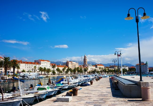 Ferienwohnung in Split - Ferienwohnung in Split mit Meerblick, Terrasse, Klimaanlage, W-LAN (4749-1) Ferienwohnung in Split - Ferienwohnung in Split mit Meerblick, Terrasse, Klimaanlage, W-LAN (4749-1)