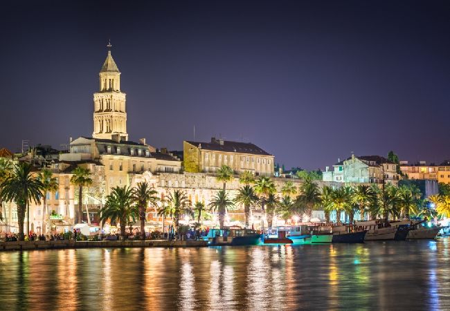 Ferienwohnung in Split - Ferienwohnung in Split mit Meerblick, Terrasse, Klimaanlage, W-LAN (4749-1) Ferienwohnung in Split - Ferienwohnung in Split mit Meerblick, Terrasse, Klimaanlage, W-LAN (4749-1)