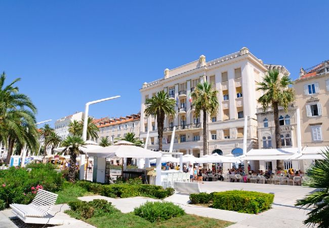 Ferienwohnung in Split - Ferienwohnung in Split mit Meerblick, Terrasse, Klimaanlage, W-LAN (4749-1) Ferienwohnung in Split - Ferienwohnung in Split mit Meerblick, Terrasse, Klimaanlage, W-LAN (4749-1)