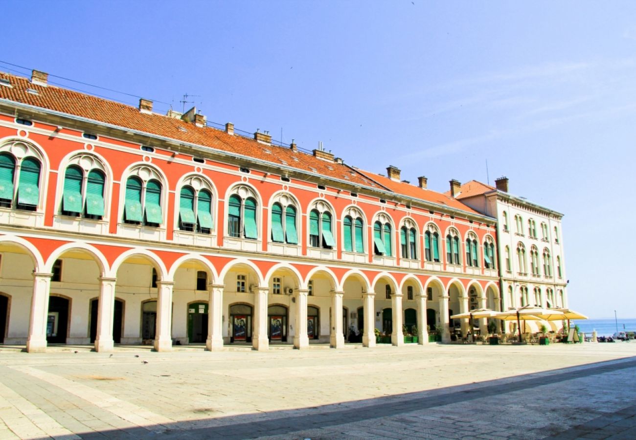 Ferienwohnung in Split - Ferienwohnung in Split mit Meerblick, Terrasse, Klimaanlage, W-LAN (4749-1)