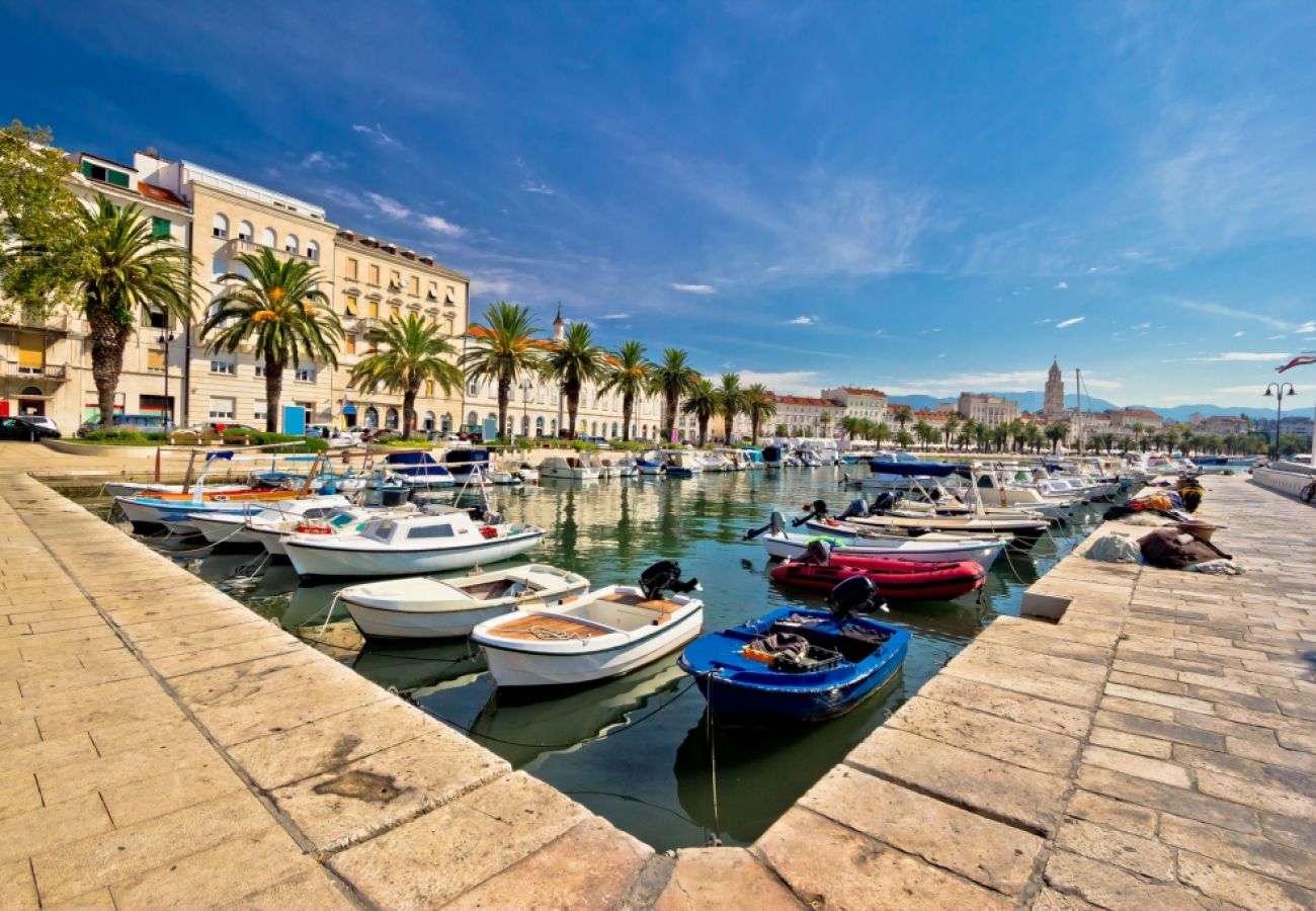 Ferienwohnung in Split - Ferienwohnung in Split mit Meerblick, Terrasse, Klimaanlage, W-LAN (4749-1)