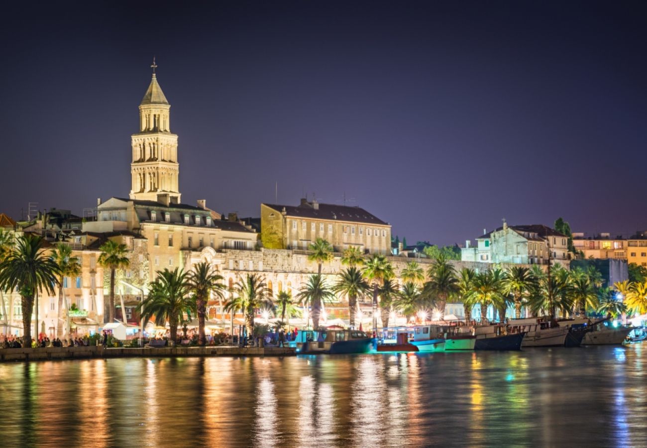 Ferienwohnung in Split - Ferienwohnung in Split mit Meerblick, Terrasse, Klimaanlage, W-LAN (4749-1)