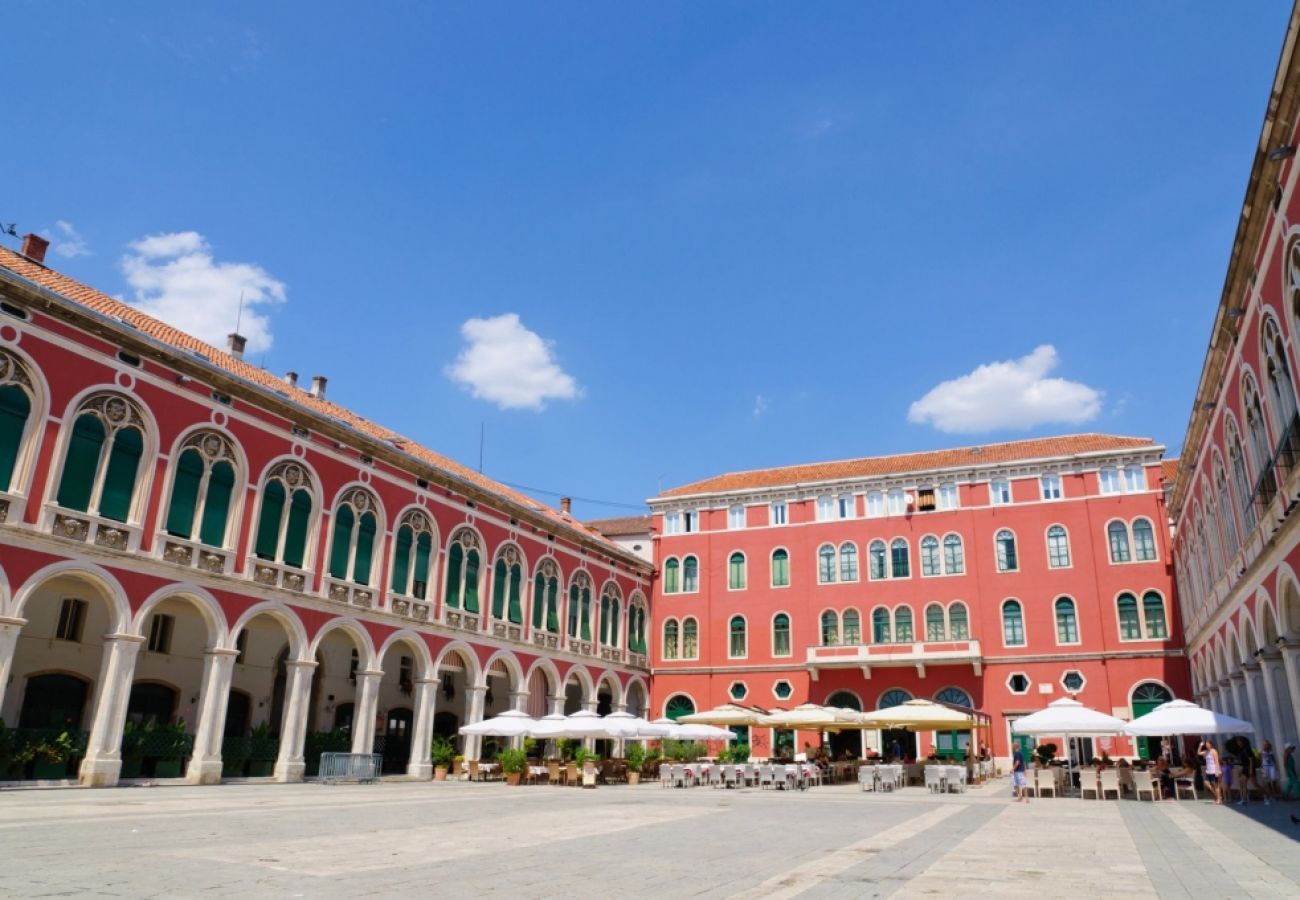 Ferienwohnung in Split - Ferienwohnung in Split mit Meerblick, Terrasse, Klimaanlage, W-LAN (4749-1)