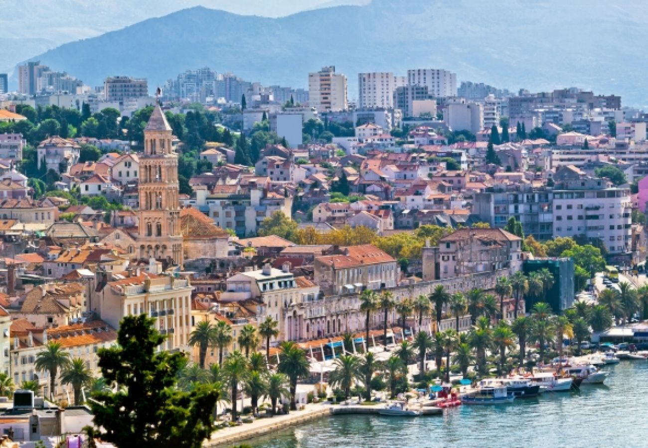 Ferienwohnung in Split - Ferienwohnung in Split mit Meerblick, Terrasse, Klimaanlage, W-LAN (4749-1)