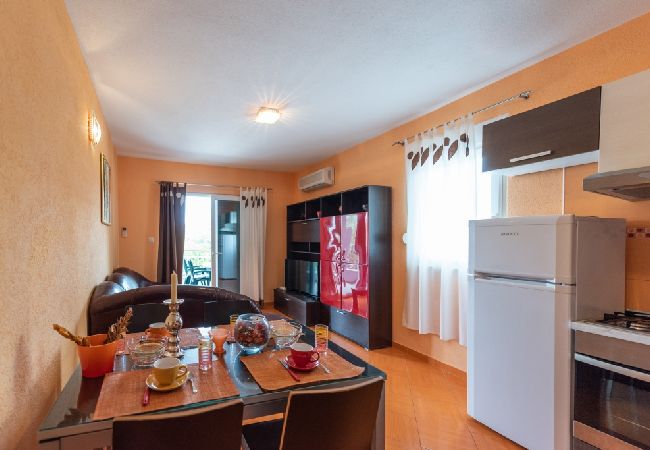 Ferienwohnung in Vinišce - Ferienwohnung in Vinišće mit Balkon, Klimaanlage, W-LAN, Waschmaschine (4753-1) Ferienwohnung in Vinišce - Ferienwohnung in Vinišće mit Balkon, Klimaanlage, W-LAN, Waschmaschine (4753-1)