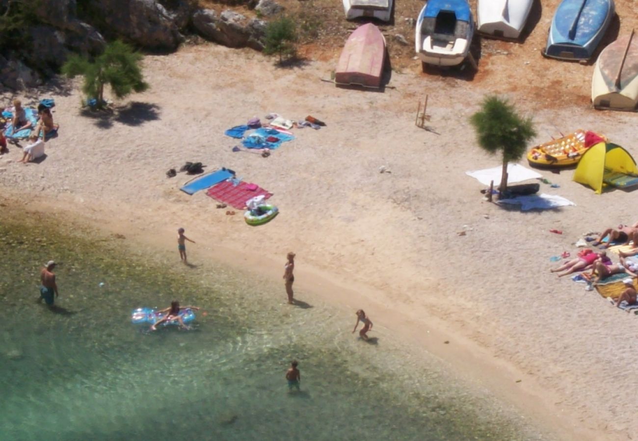 Ferienwohnung in Vinišce - Ferienwohnung in Vinišće mit Balkon, Klimaanlage, W-LAN, Waschmaschine (4753-1)