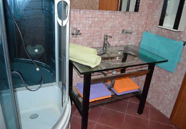 Ferienwohnung in Vinišce - Ferienwohnung in Vinišće mit Balkon, Klimaanlage, W-LAN, Waschmaschine (4753-2) Ferienwohnung in Vinišce - Ferienwohnung in Vinišće mit Balkon, Klimaanlage, W-LAN, Waschmaschine (4753-2)