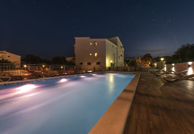 Ferienwohnung in Vinišce - Ferienwohnung in Vinišće mit Balkon, Klimaanlage, W-LAN, Waschmaschine (4753-2) Ferienwohnung in Vinišce - Ferienwohnung in Vinišće mit Balkon, Klimaanlage, W-LAN, Waschmaschine (4753-2)
