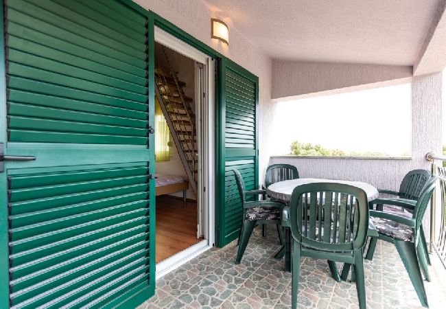 Ferienwohnung in Vinišce - Ferienwohnung in Vinišće mit Balkon, Klimaanlage, W-LAN, Waschmaschine (4753-4) Ferienwohnung in Vinišce - Ferienwohnung in Vinišće mit Balkon, Klimaanlage, W-LAN, Waschmaschine (4753-4)