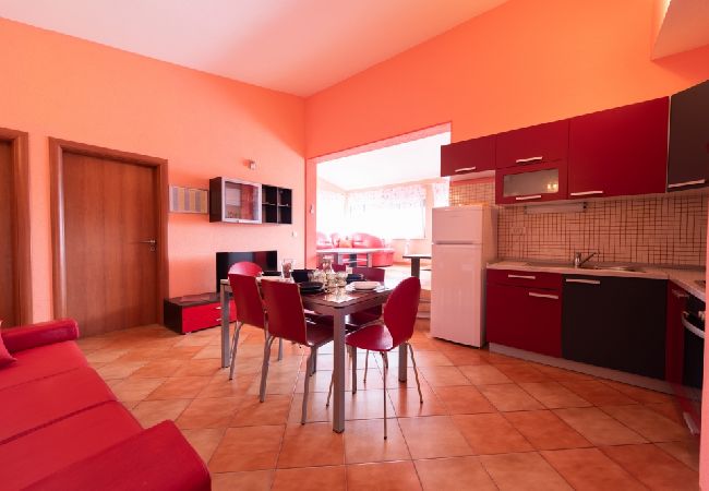 Ferienwohnung in Vinišce - Ferienwohnung in Vinišće mit Balkon, Klimaanlage, W-LAN, Waschmaschine (4753-4) Ferienwohnung in Vinišce - Ferienwohnung in Vinišće mit Balkon, Klimaanlage, W-LAN, Waschmaschine (4753-4)