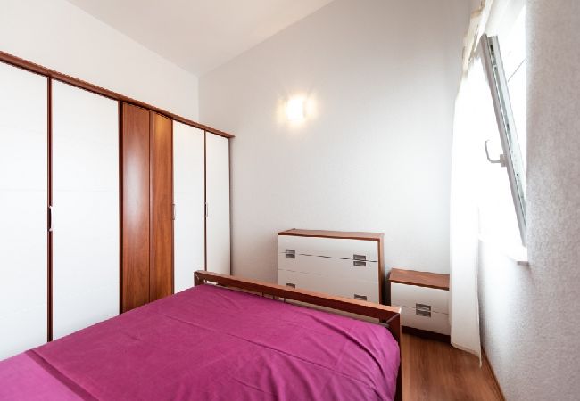 Ferienwohnung in Vinišce - Ferienwohnung in Vinišće mit Balkon, Klimaanlage, W-LAN, Waschmaschine (4753-4) Ferienwohnung in Vinišce - Ferienwohnung in Vinišće mit Balkon, Klimaanlage, W-LAN, Waschmaschine (4753-4)