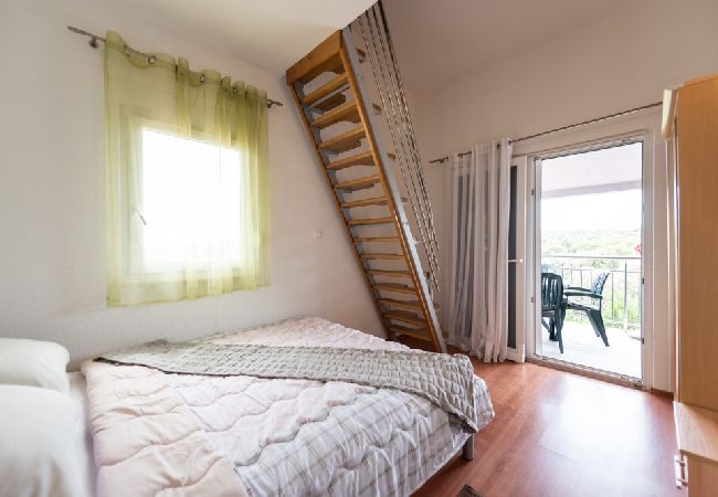 Ferienwohnung in Vinišce - Ferienwohnung in Vinišće mit Balkon, Klimaanlage, W-LAN, Waschmaschine (4753-4) Ferienwohnung in Vinišce - Ferienwohnung in Vinišće mit Balkon, Klimaanlage, W-LAN, Waschmaschine (4753-4)
