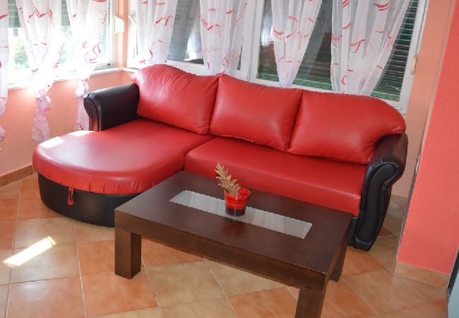 Ferienwohnung in Vinišce - Ferienwohnung in Vinišće mit Balkon, Klimaanlage, W-LAN, Waschmaschine (4753-4) Ferienwohnung in Vinišce - Ferienwohnung in Vinišće mit Balkon, Klimaanlage, W-LAN, Waschmaschine (4753-4)